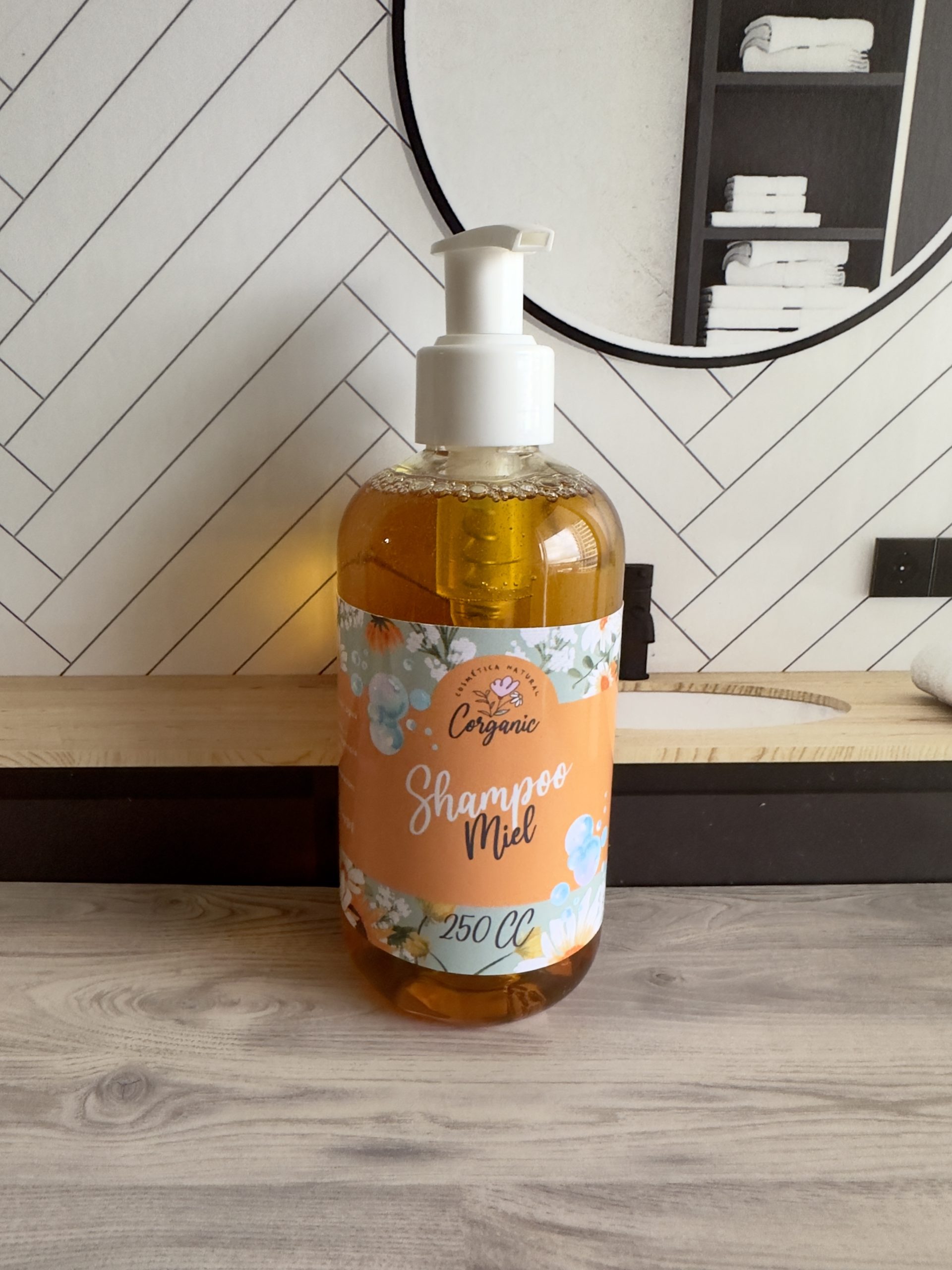 Shampoo de miel que nutre y entrega brillo (250 cc)